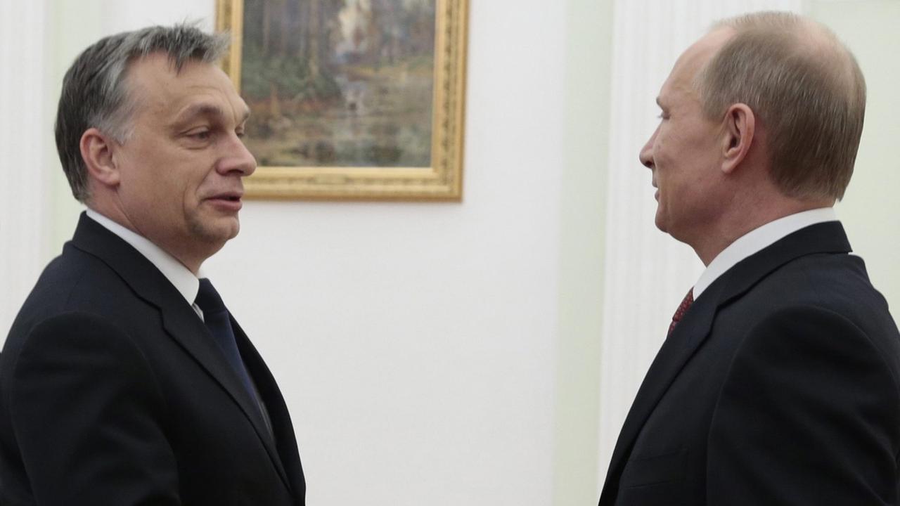 Wladimir Putin (r.) und Ungarns Premierminister Viktor Orban bei einem Treffen in Moskau.
