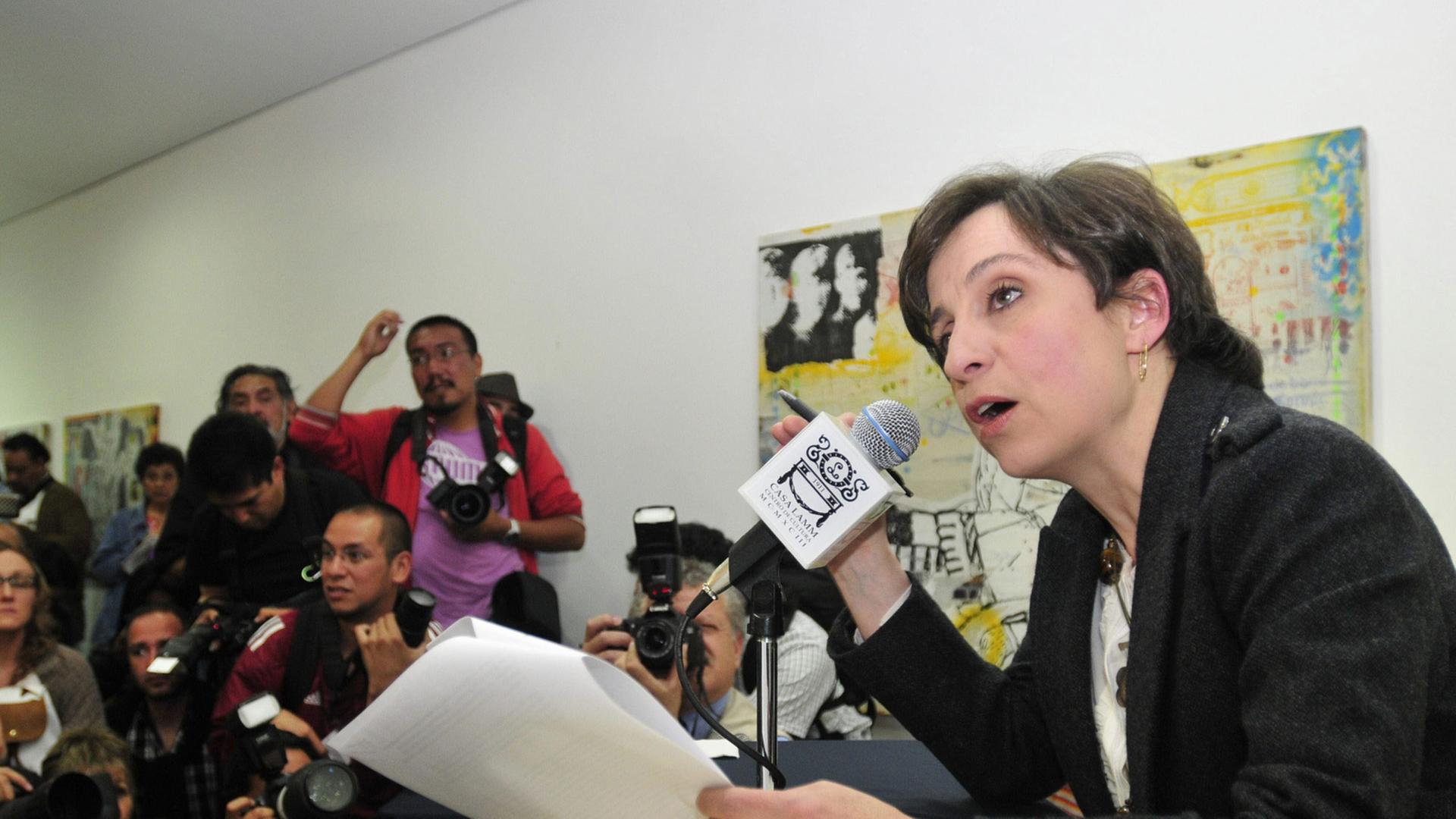 Die mexikanische Journalistin Carmen Aristegui bei einer Pressekonferenz in Mexiko-Stadt am 09.01.2011.