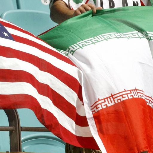 Die amerikanische und iranische Nationalfahnen