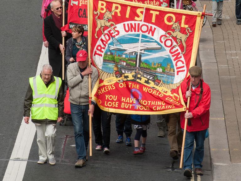 Marsch der Gewerkschaften am 1. Mai 2016 in Bristol, Großbritannien