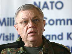 General Harald Kujat, Vorsitzender des NATO-Militärausschusses.