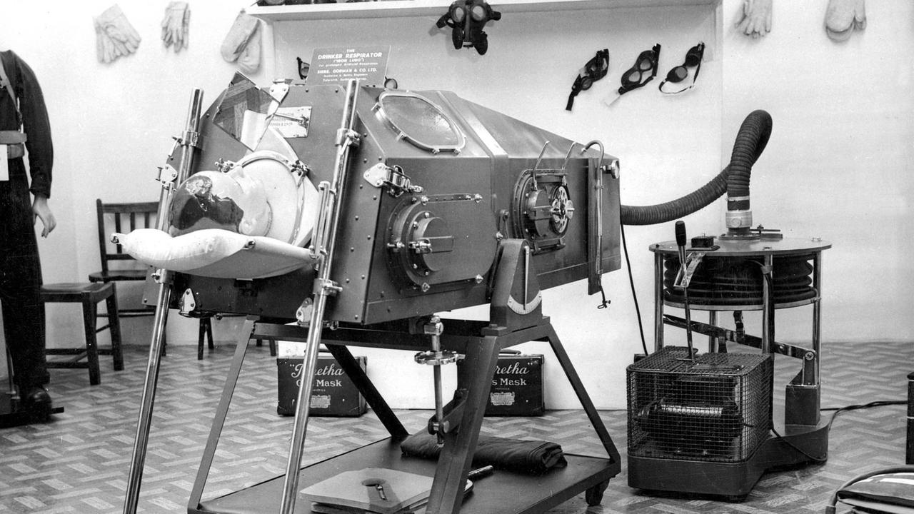 Eiserne Lunge zur Behandlung von Polio-Pantienten aus dem Jahr 1948