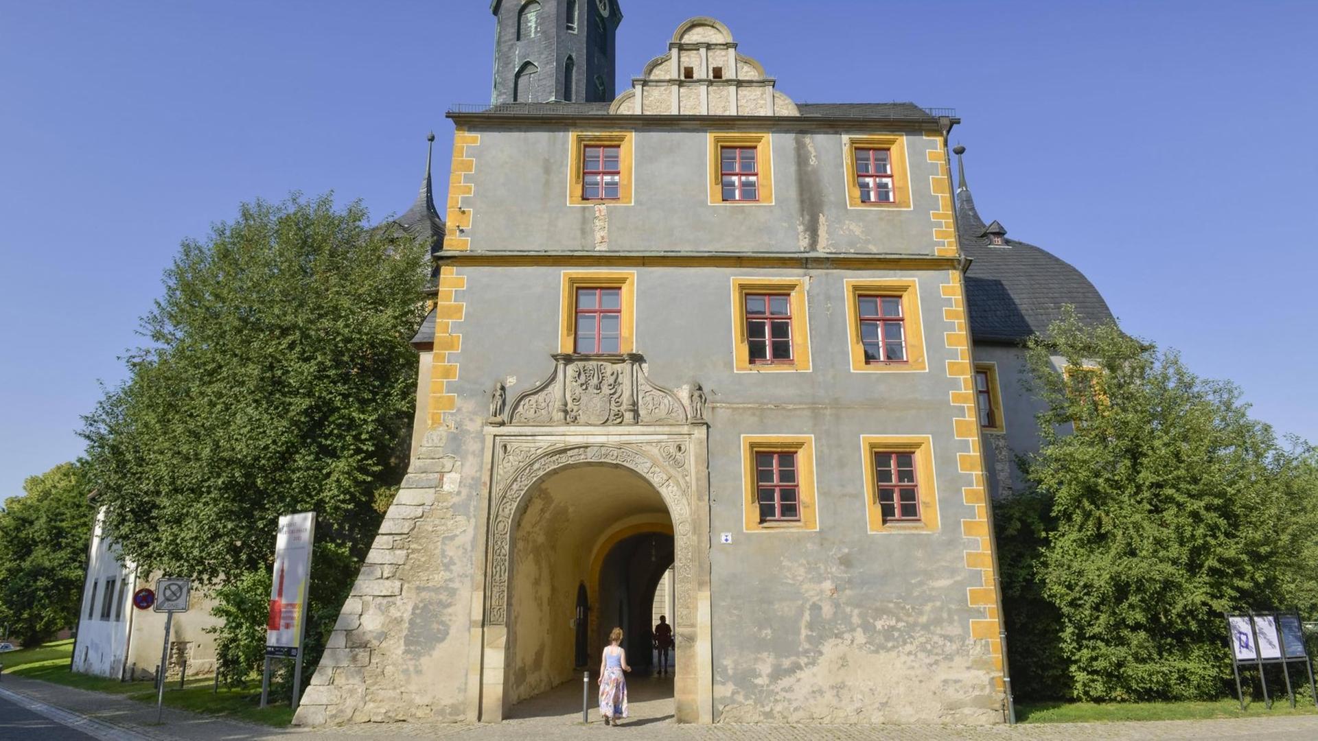 Große Einfahrt im Bastille-Teil des Schlosses Weimar.