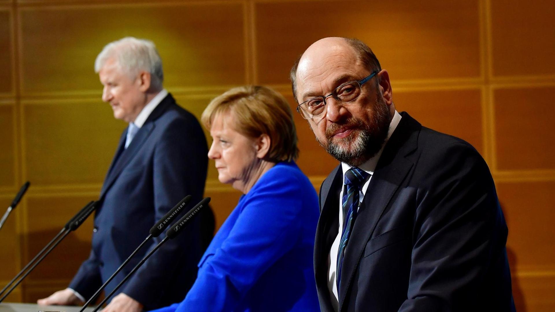 Horst Seehofer, Angela Merkel und Martin Schulz (v.l) nach dem Abschluss der Sondierung.
