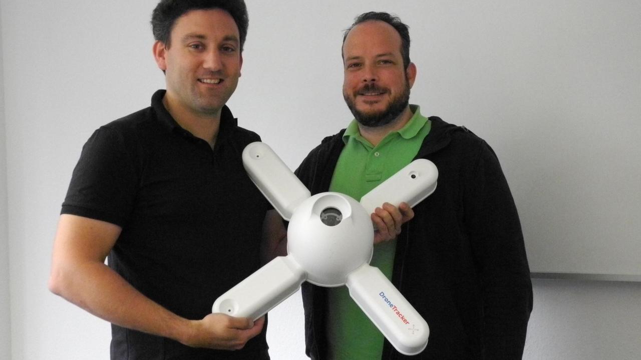 Die Dedrone-Mitarbeiter David Prantl (links) und Ingo Seebach. Seebach ist einer der Firmengründer.