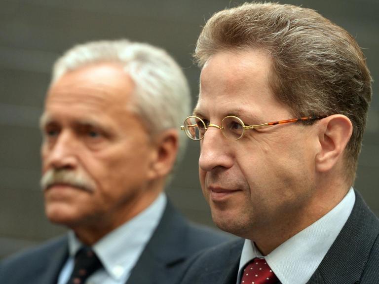 erfassungsschutz-Präsident Hans-Georg Maaßen (rechts) und sein Vorgänger Heinz Fromm
