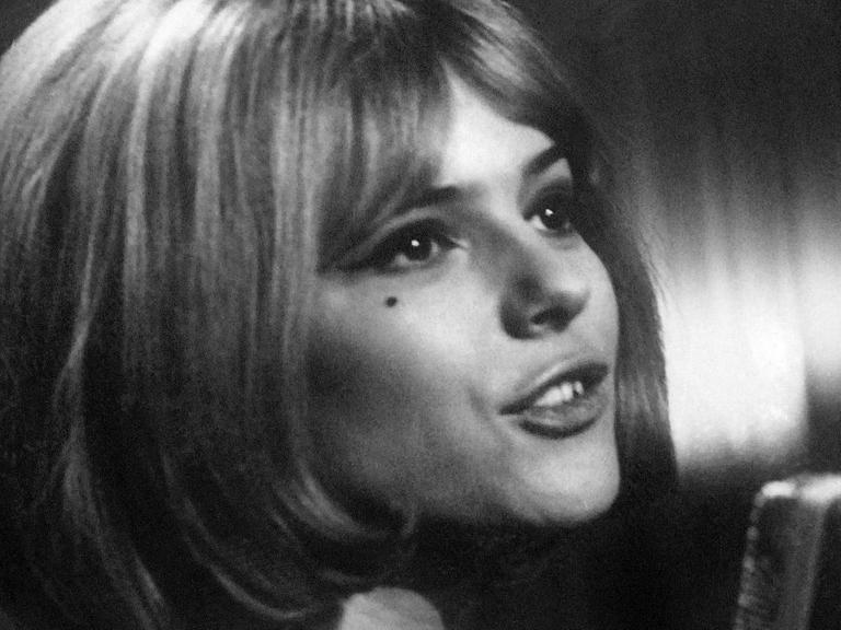 Die Sängerin France Gall im Jahr 1965.