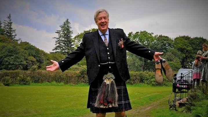 Das Foto zeigt den schottischen Ex-Soldaten und Militärhistoriker Nigel Dunkley im traditionellen Schottenrock.