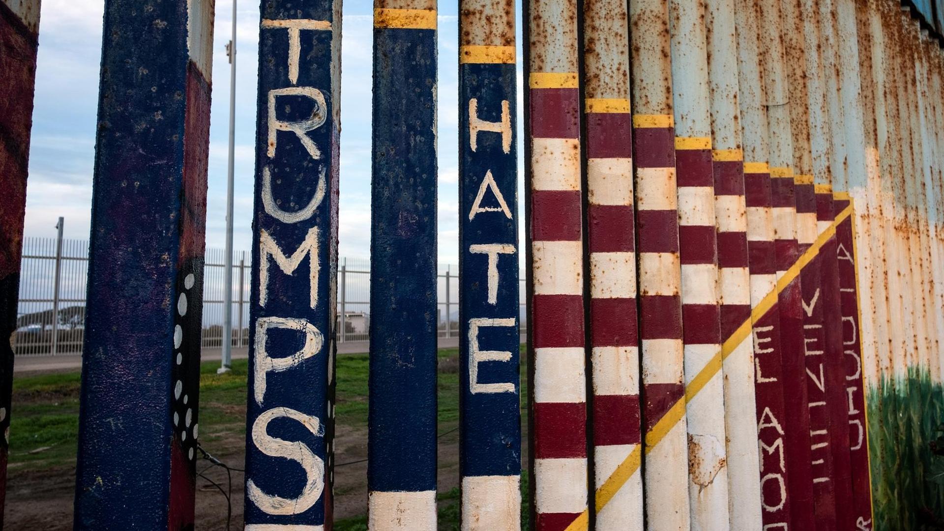 Ein Abschnitt des US-Mexiko-Grenzzauns von Tijuana im Bundesstaat Baja California, Mexiko