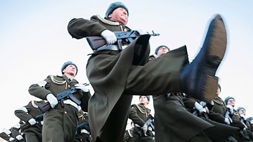 70 Jahre nach Stalingrad: Russische Soldaten proben eine Parade zum Gedenktag