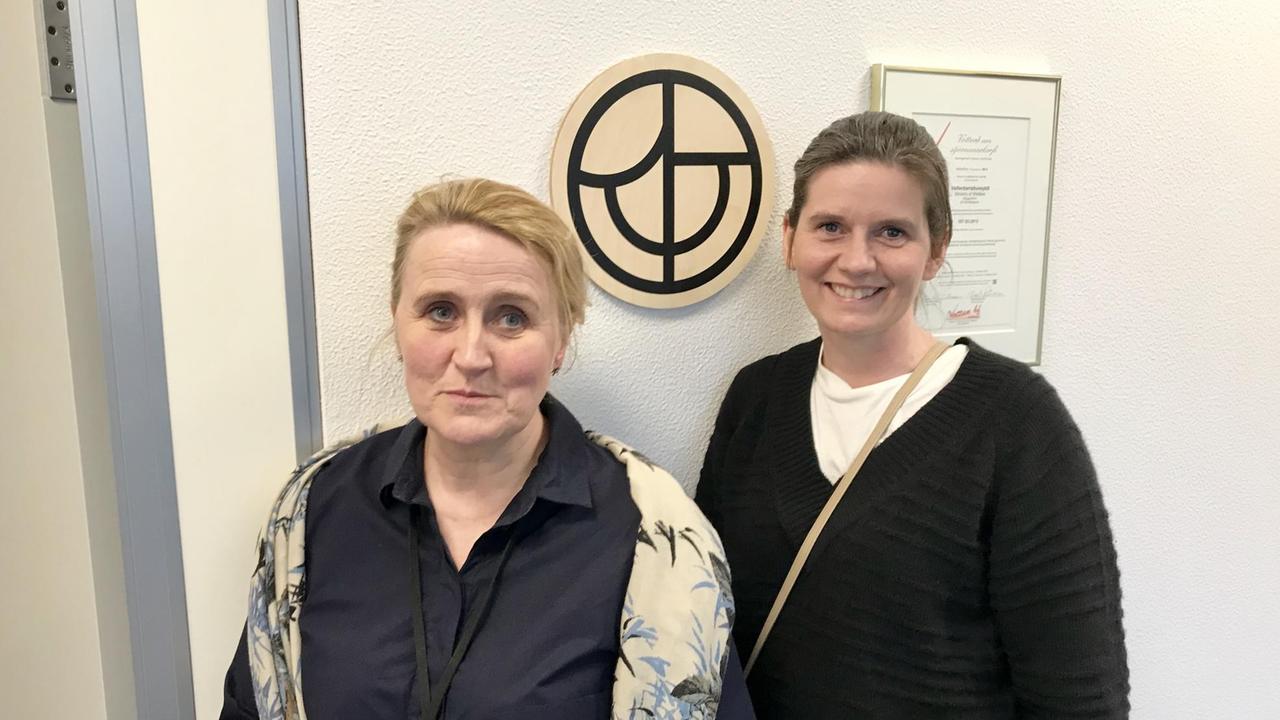 Rosa Erlingsdottir und Magnea Marinósdottir vom isländischen Ministerium für Soziales und Gleichstellung. 