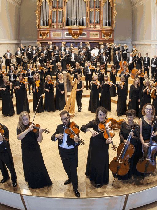 Die Philharmonie Poznań/Filharmonia Poznańska in der Aula der Adam- Mickiewicz-Universität Poznań
