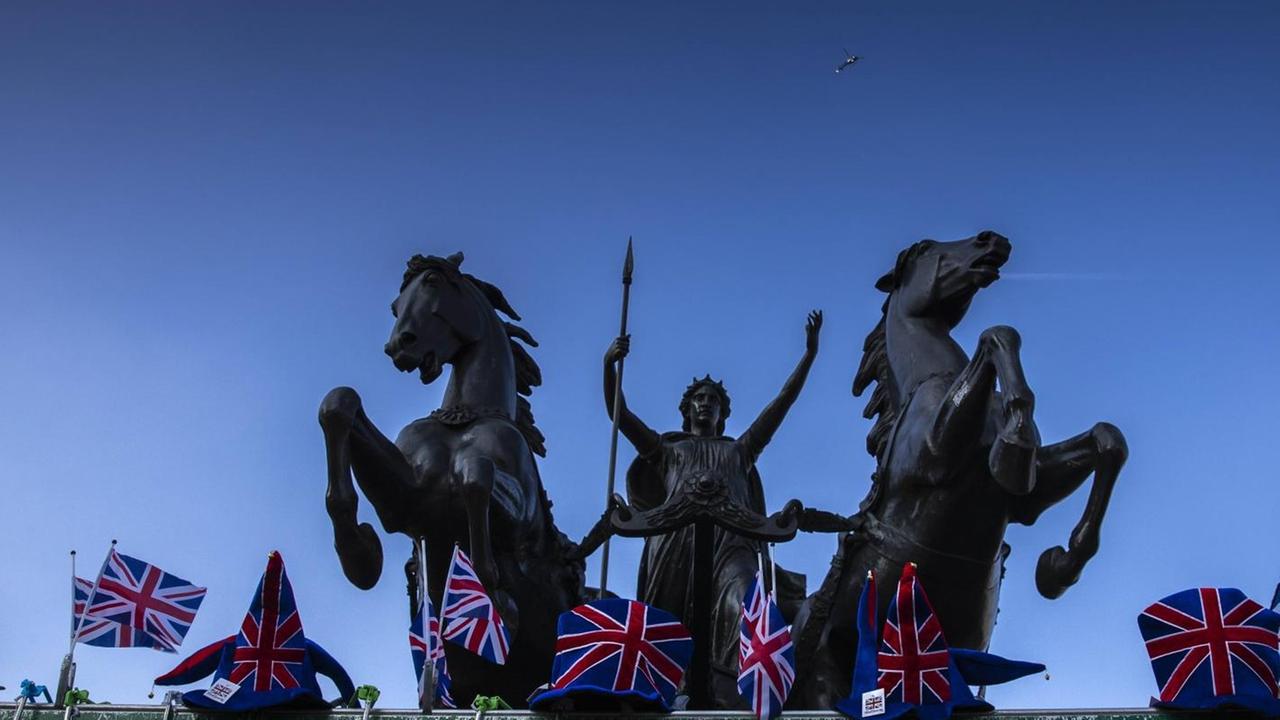 Skulptur der britannischen Königin und Heerführerin Boudicca vor dem britischen Parlament in London