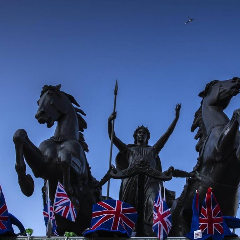 Skulptur der britannischen Königin und Heerführerin Boudicca vor dem britischen Parlament in London