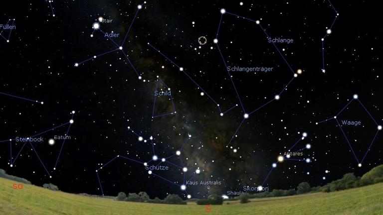 Barnards Stern steht gegen 21 Uhr im Schlangenträger im Süden