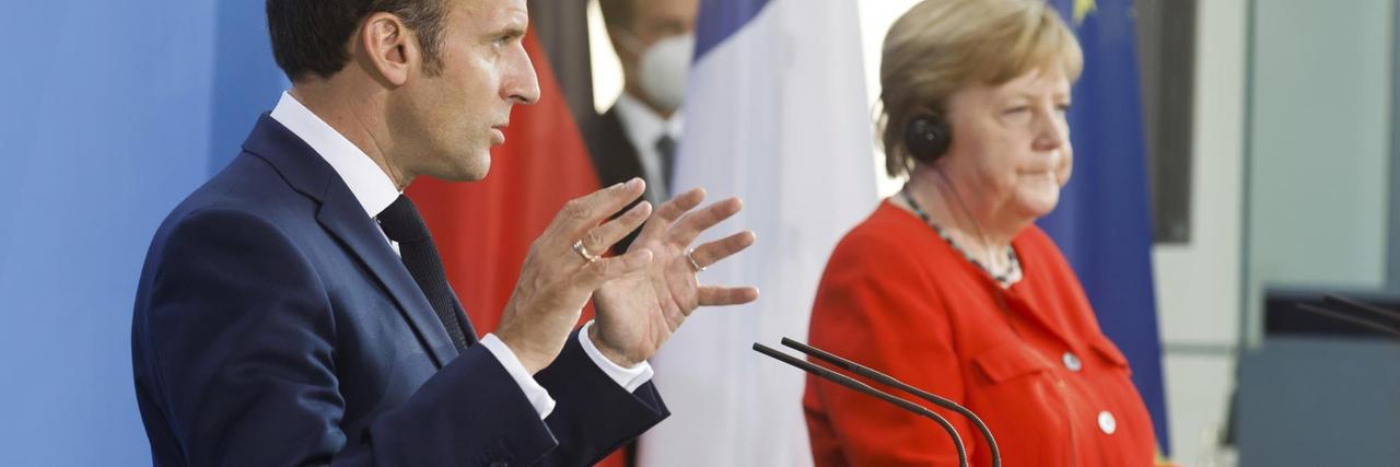 Frankreichs Präsident Macron und die deutsche Kanzlerin Merkel bei einer Pressekonferenz.