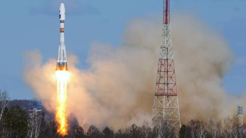Die erste Rakete startet vom neuen russischen Weltraumbahnhof Wostotschny am 28. April 2016.