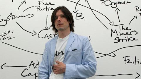 Der britische Künstler Jeremy Deller, aufgenommen bei einer Ausstellungseröffnung am 20.5.2005 in Wien.