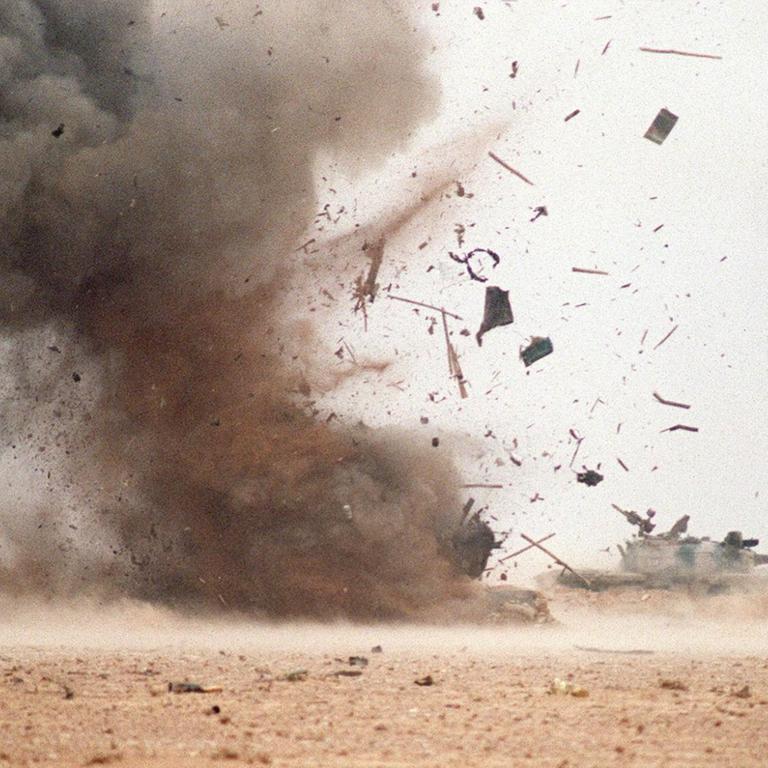 Explosion eines irakischen Bunkers während des Zweiten Golfkriegs 1991.