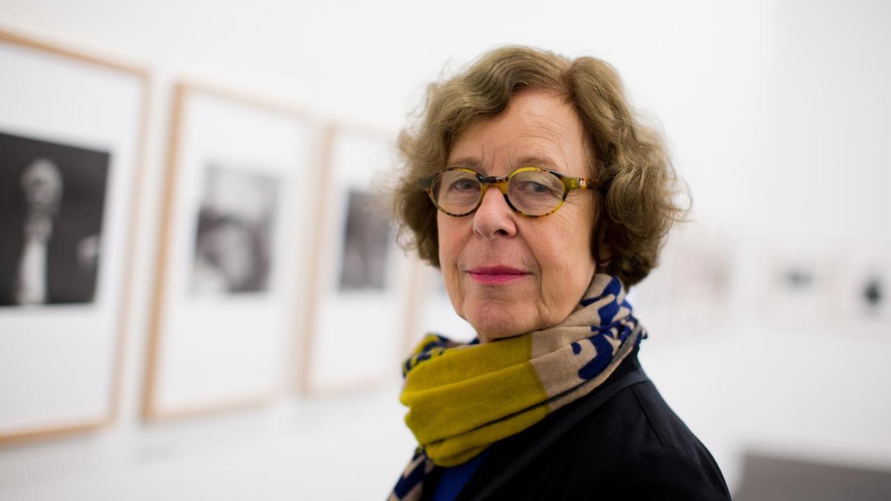 Porträt von Barbara Klemm, ehemalige Redaktionsfotografin der Frankfurter Allgemeinen Zeitung (FAZ).