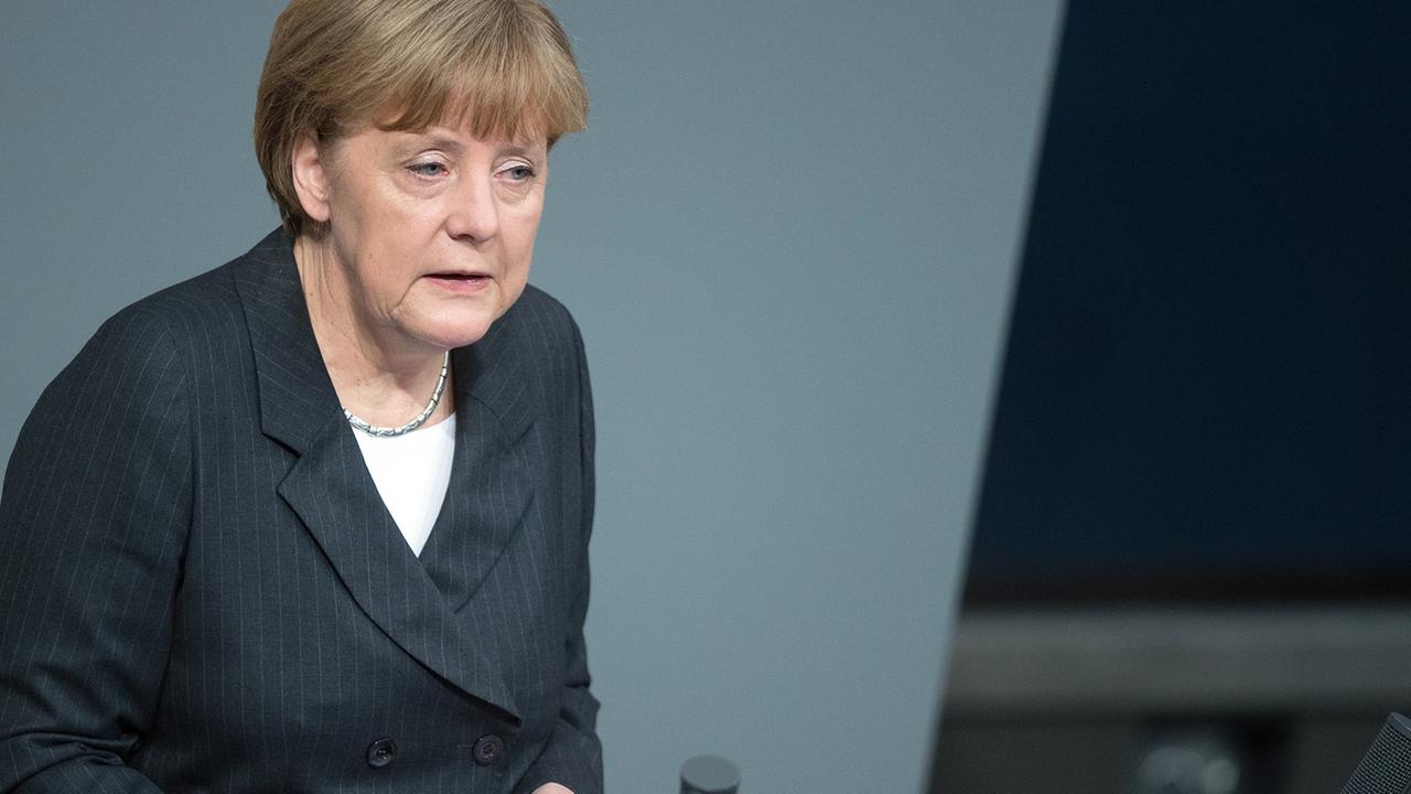 Bundeskanzlerin Angela Merkel (CDU) spricht am 15.01.2015 im Bundestag in Berlin.