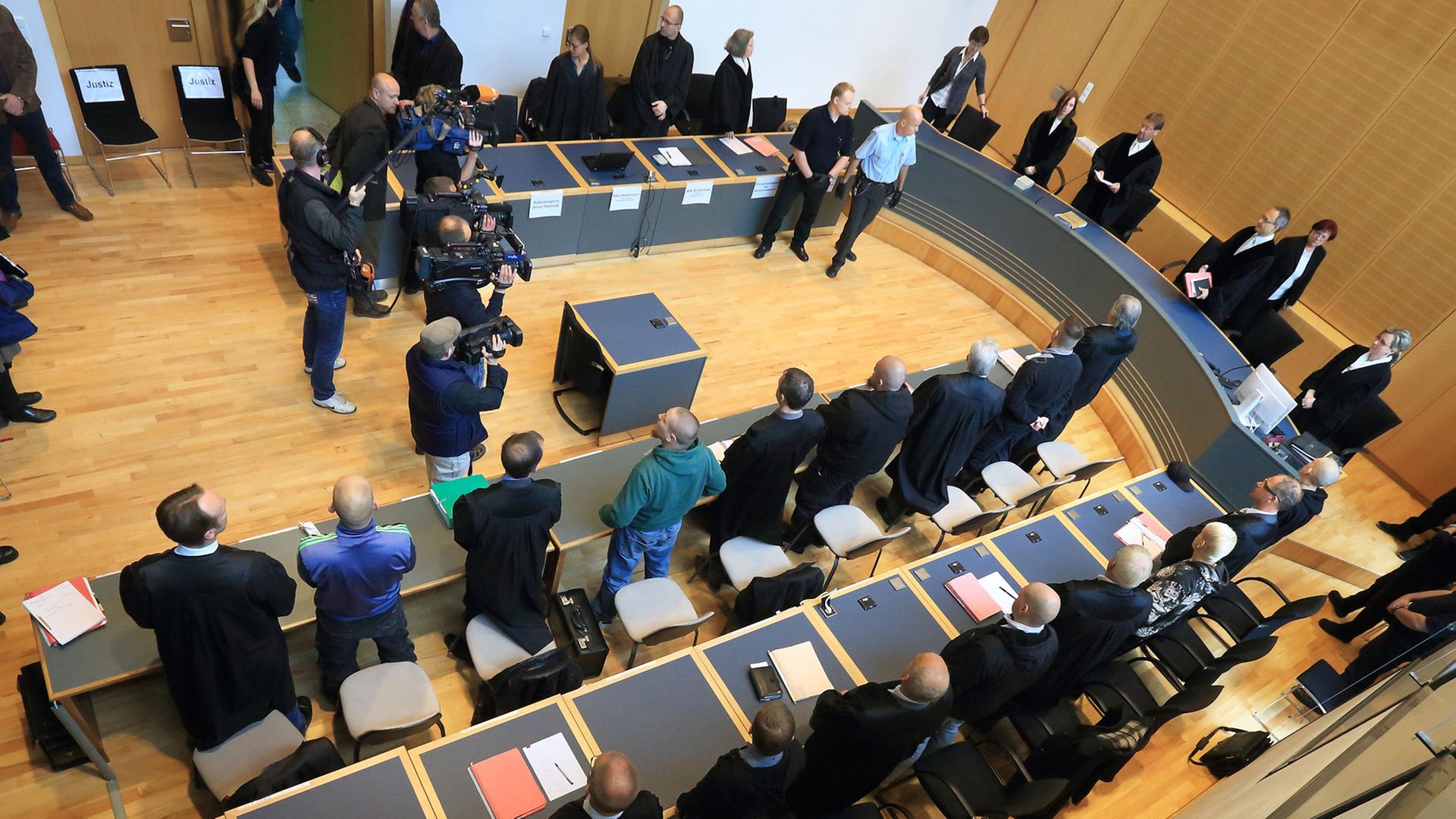 Das Landgericht Magdeburg verhängt hohe Haftstrafen nach Überfall auf türkischstämmigen Imbissbesitzer.