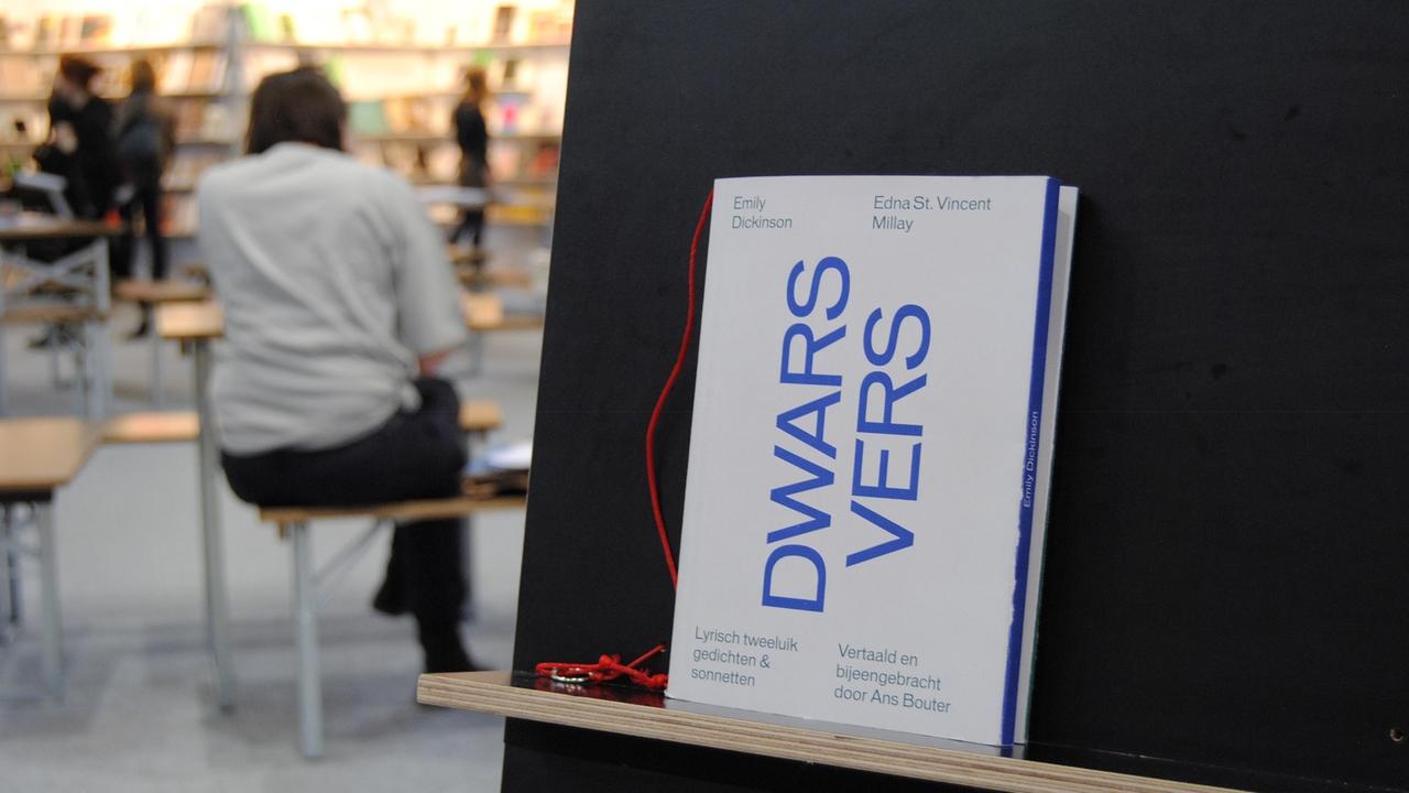 Buchcover "Dwars Vers"
