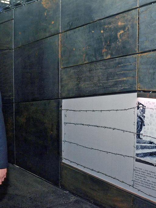 Der kroatische Kulturminister, Zlatko Hasanbegovic, im April 2016 in der Gedenkstätte des Konzentrationslagers Jasenovac