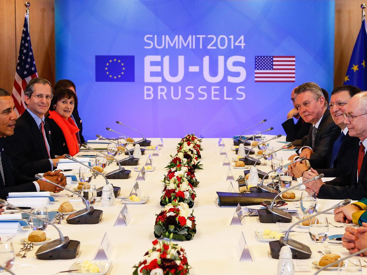 Spitzen-Treffen in Brüssel: u.a. mit US-Präsident Barack Obama (ganz links) und Herman Van Rompuy, Präsident des Europäischen Rates.