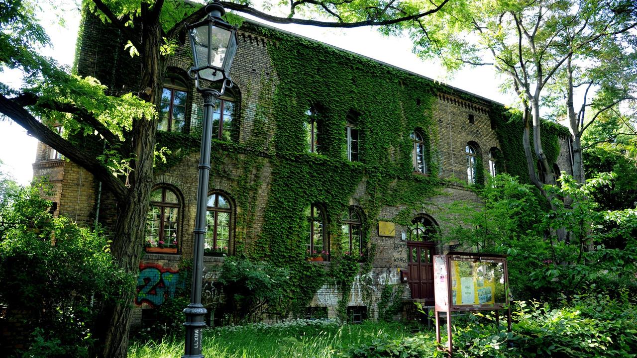 Ehemaliges Ärztewohnheim am Krankenhaus Bethanien in Berlin-Kreuzberg. In diesem ehemealigen Ärztewohnheim wohnte auch Theodor Fontane in den Jahren 1848 und 1849.