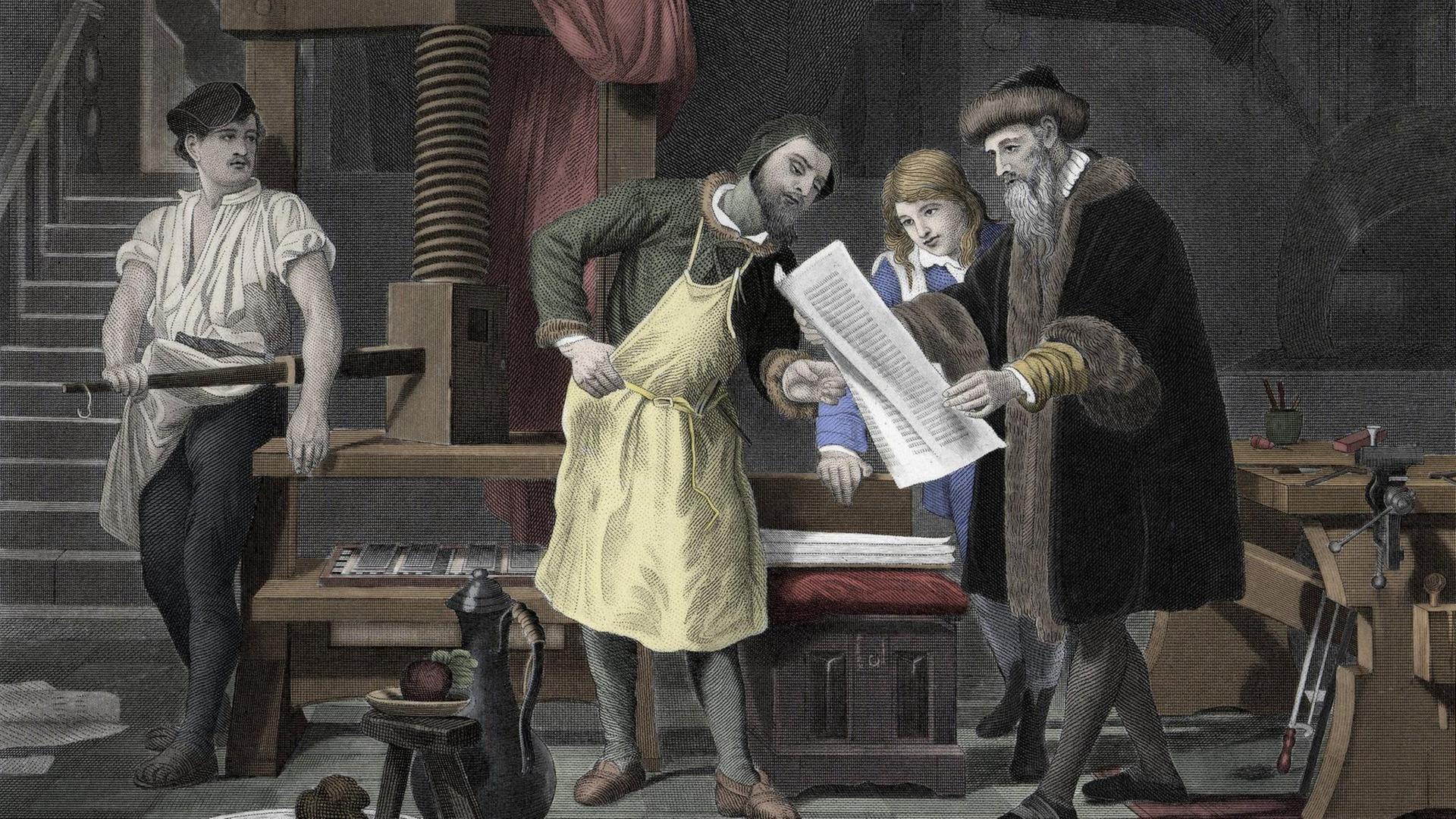 Ein altes Bild zeigt Johannes Gutenberg mit Johann Fust vor der ersten Druckerpresse (imago stock&people / Costa Leemage)