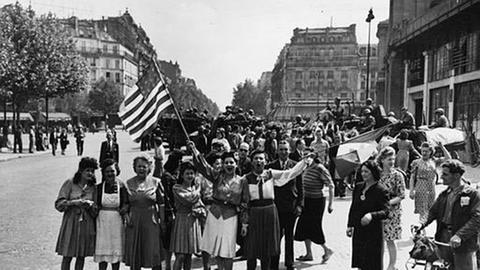 Das erlebte Némirovsky nicht mehr: Pariser feiern 1944 das Ende der deutschen Besatzung.