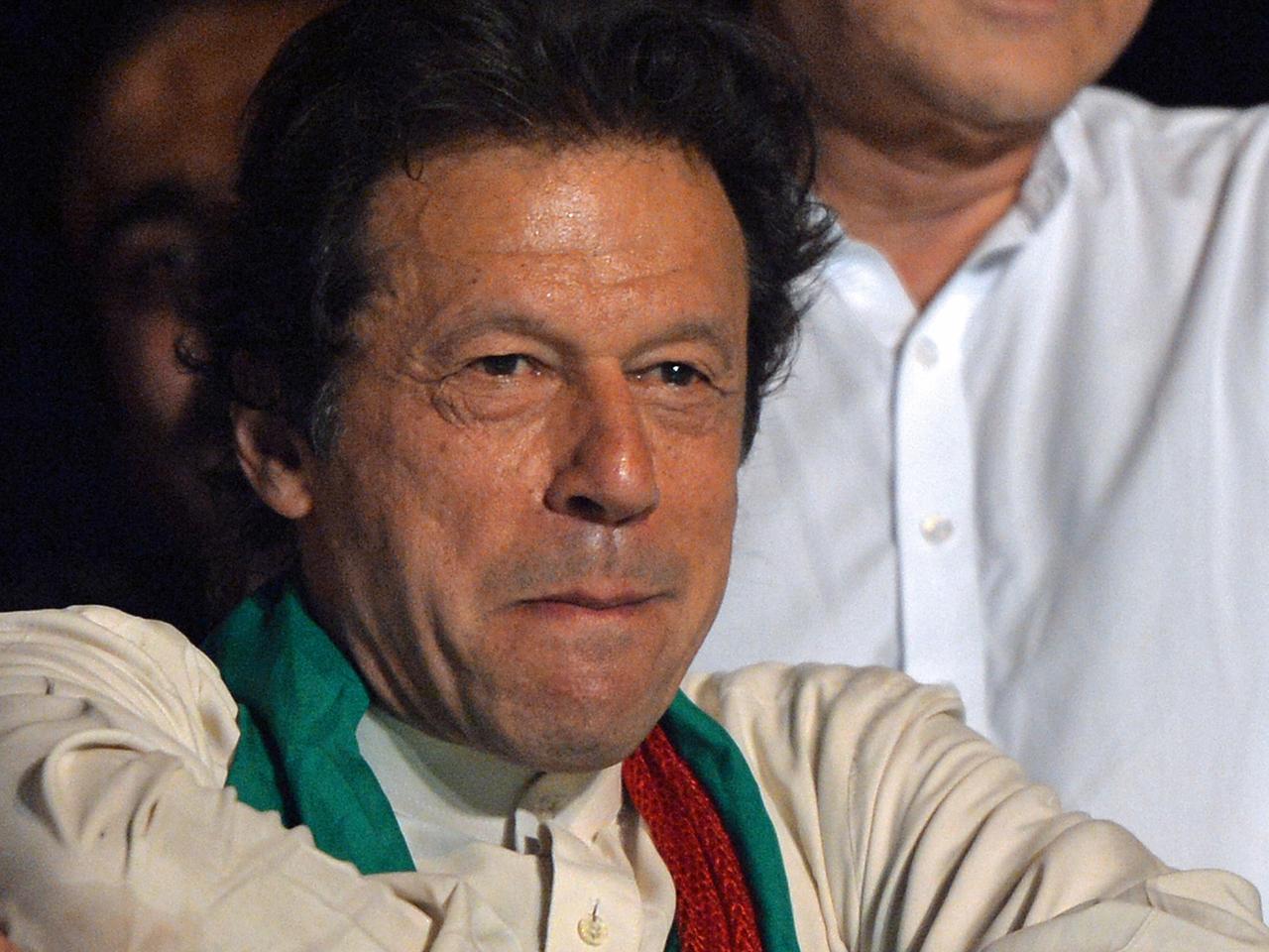 Die Prosteste werden vom früheren Kricketstar Imran Khan angeführt