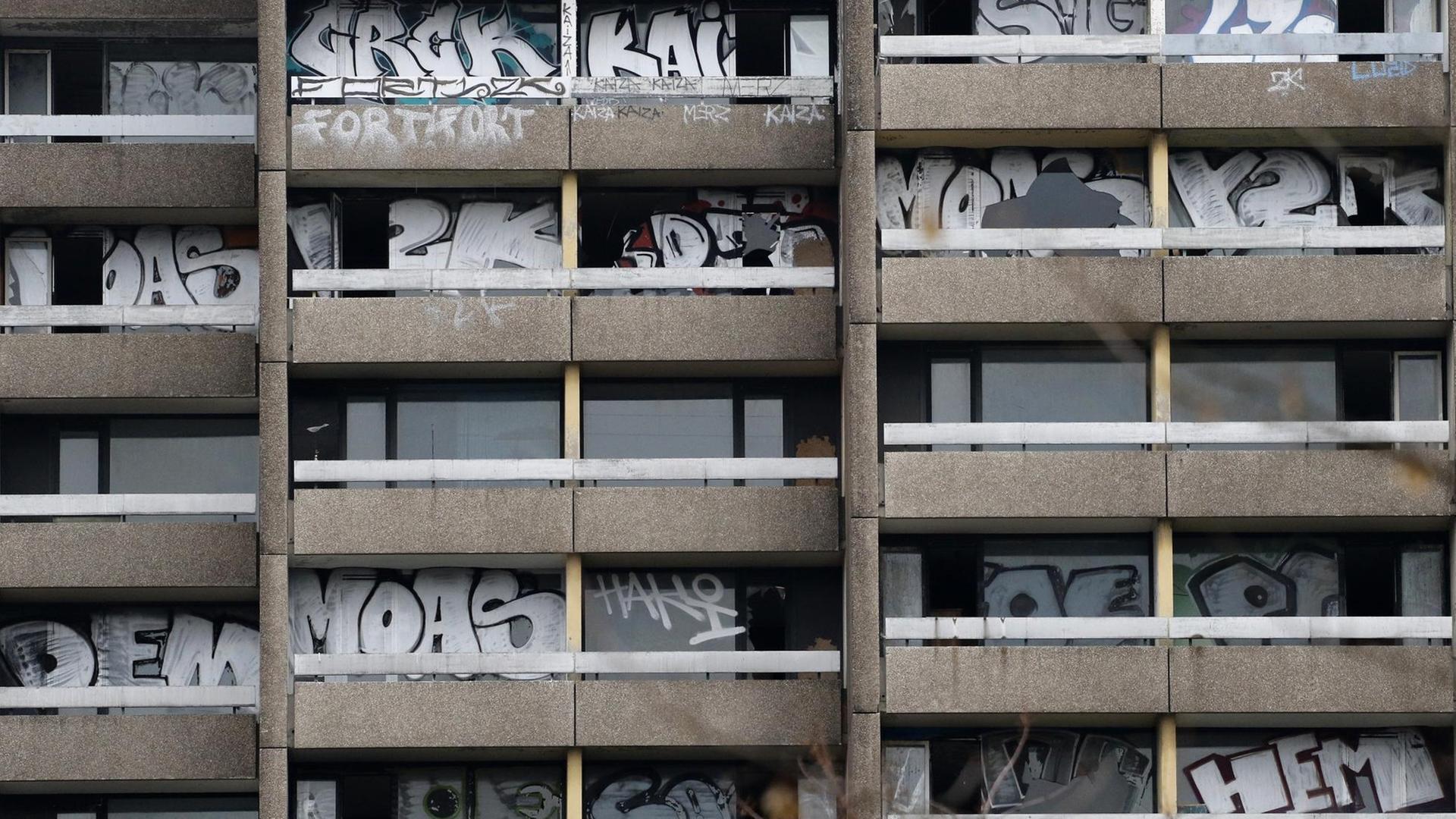 Der Druck auf Grundstückseigentümer, die einfach Grundstücke liegenließen, sei zu gering, so der Immobilienexperte Ralph Henger