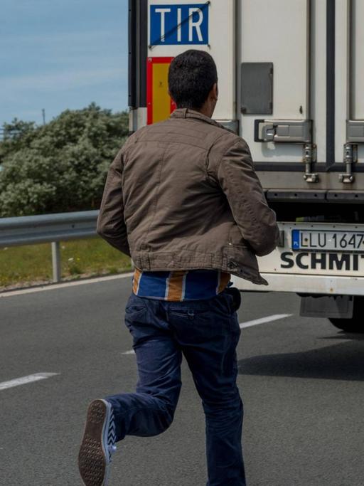 Täglich versuchen Hunderte Flüchtlinge, über die Grenze bei Calais zu gelangen.