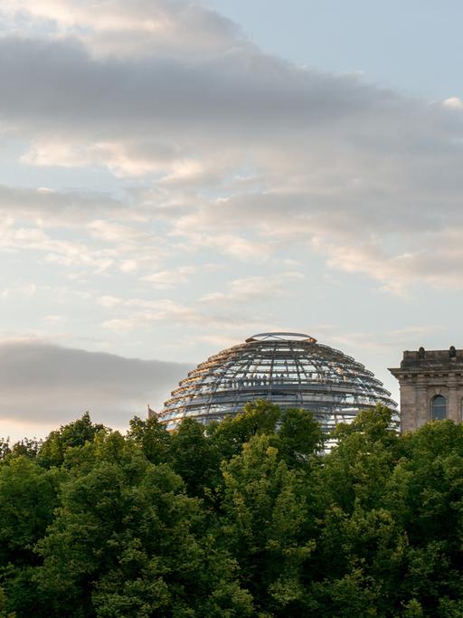 Südansicht des Reichstagsgebäudes in Berlin. Foto vom 11. August 2014.