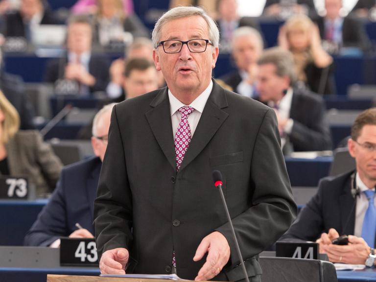 Jean-Claude Juncker hält eine Rede im Europäischen Parlament.