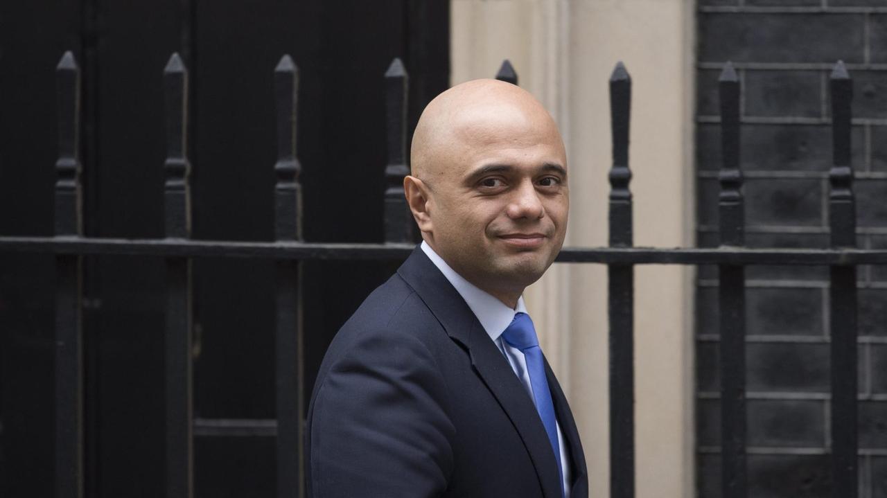 Innenminister Sajid Javid

epa05643697 Secretary of State for Communities and Local Government Sajid Javid leaves after a cabinet meeting at Downing Street in London, Britain, 23 November 2016. Chancellor of the Exchequer Philip Hammond will deliver the Autumn Statement later today in the first economic statement since the referendum of British membership of the European Union. EPA/WILL OLIVER |