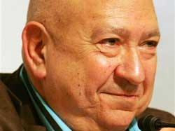 Der französische Künstler Christian Boltanski vor der Verleihung des Praemium Imperiale im Jahr 2006. Der französische Künstler Christian Boltanski vor der Verleihung des Praemium Imperiale im Jahr 2006.