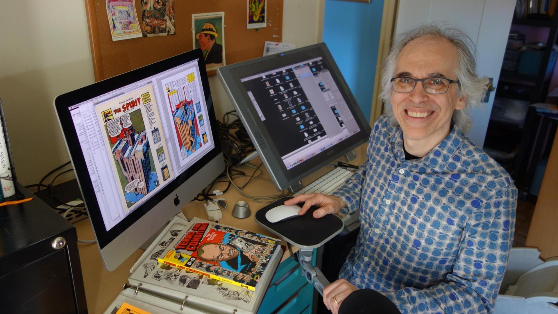Der US-amerikanische Zeichner und Illustrator Robert Sikoryak in seinem Studio im East Village, Manhattan.