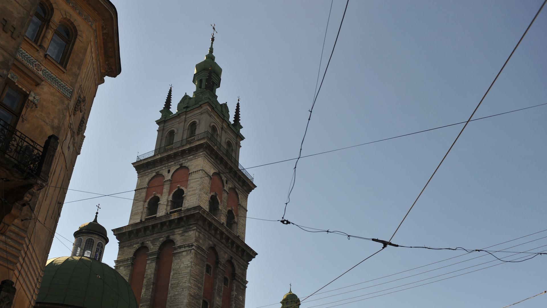 Außenansicht der Kirche Mariä Himmelfahrt in der Stadtmitte von Lemberg in der Ukraine am 17.06.2012. Außenansicht der Kirche Mariä Himmelfahrt in der Stadtmitte von Lemberg in der Ukraine am 17.06.2012.