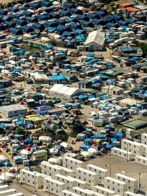 Blick auf das Flüchtlingslager in Calais, das auch als "Dschungel" bezeichnet wird, im August 2016.