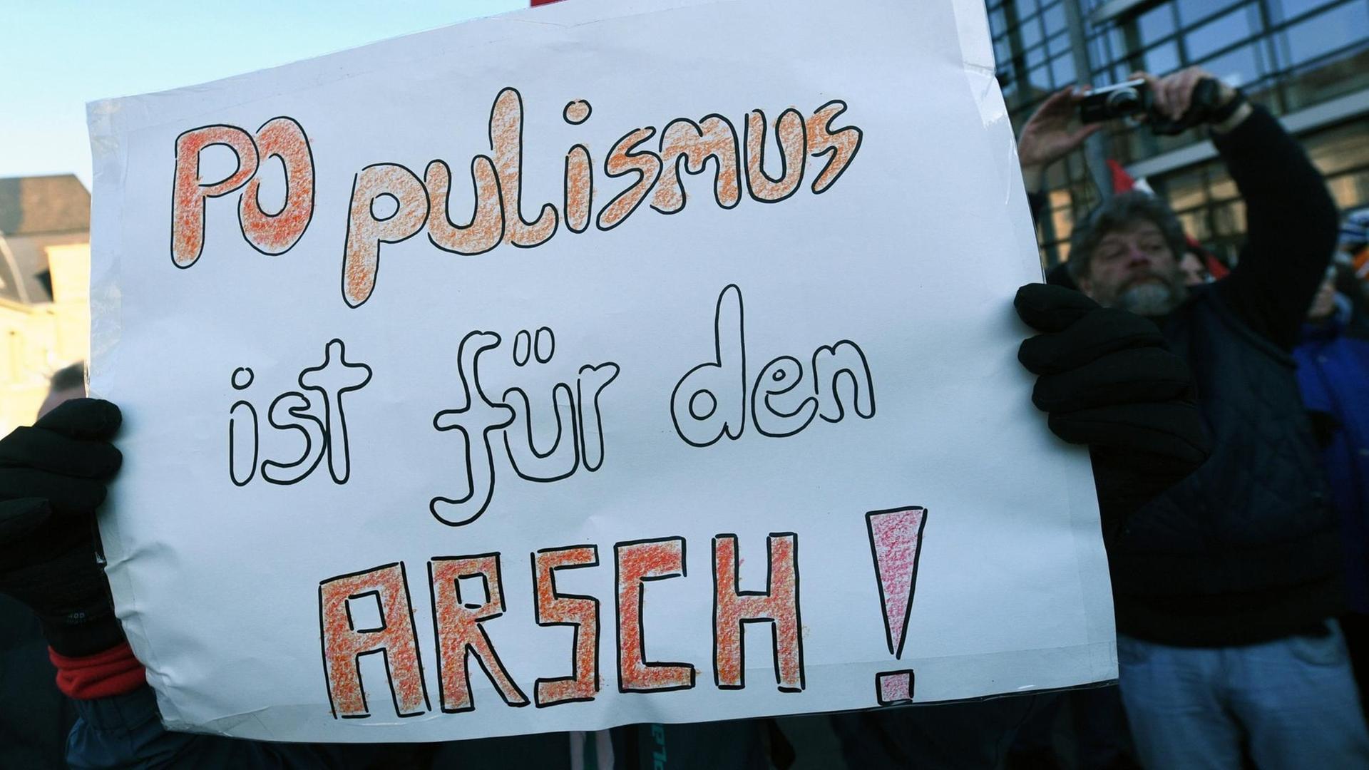 Protestplakat einer Demonstration in Koblenz gegen Rechtspopulisten