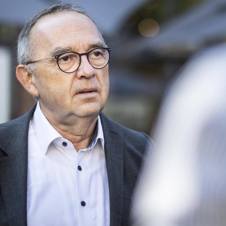 Norbert Walter-Borjans, Bundesvorsitzender der SPD, aufgenommen im Rahmen der Pressereise durch das Ruhrgebiet in Neuss, 02.09.2020. 