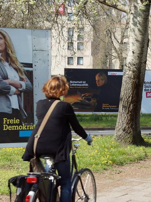 Vier Frauen gegen Bürgermeister Jens Böhrnsen (SPD): Wahlplakate zur Bremer Bürgerschaftswahl 2015 mit den Spitzenkandidatinnen Lencke Steiner (FDP), Elisabeth Motschmann (CDU), Kristina Vogt (Linke) und Karoline Linnert (Grüne).