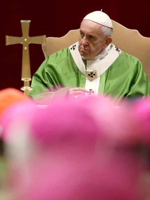 Der Papst am letzten Tag der Konferenz zum Thema "Missbrauch" in Rom