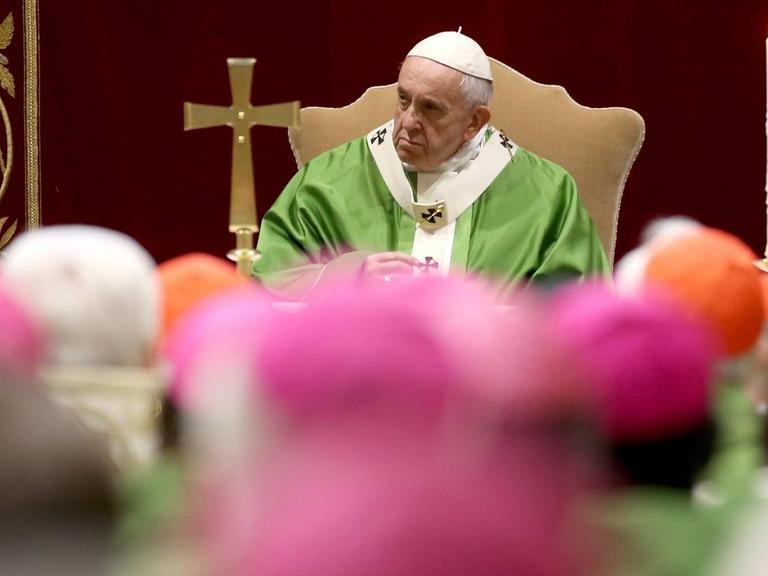 Der Papst am letzten Tag der Konferenz zum Thema "Missbrauch" in Rom