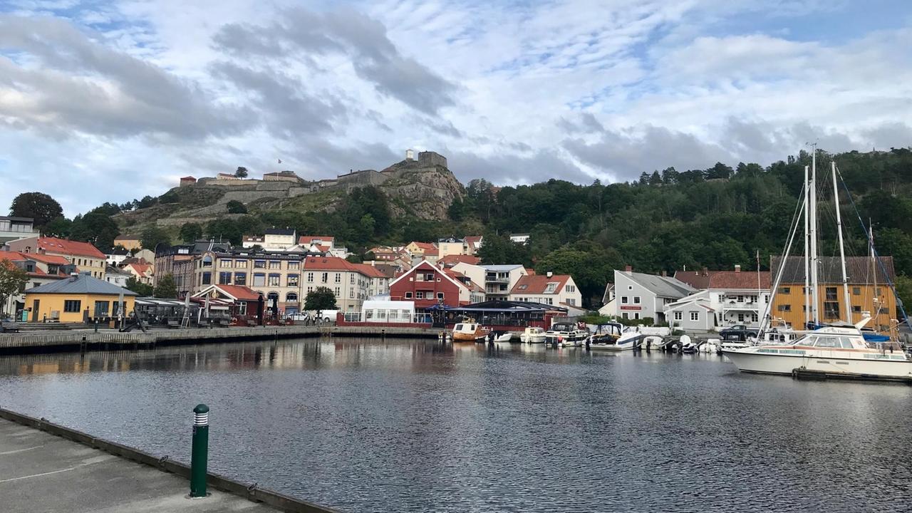Hafenansicht der norwegischen Grenzstadt Halden.