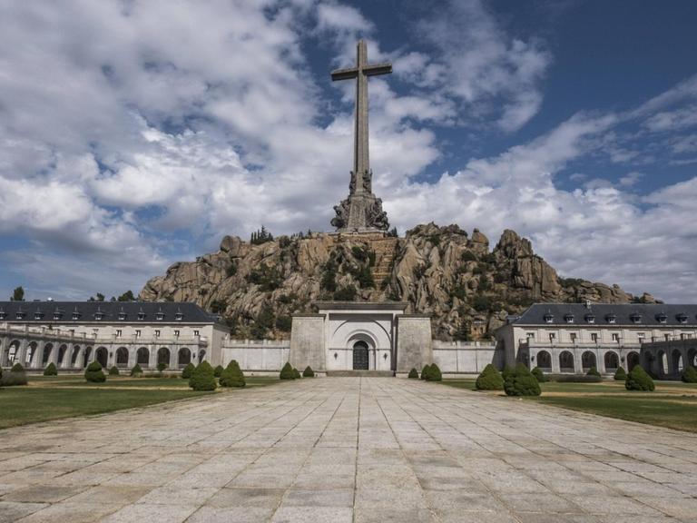 Das "Tal der Gefallenen" der Franco-Diktatur mit dem Grab Francos und des Gründers der faschistischen Bewegung Falange, José Antonio Primo de Rivera.