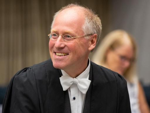 Völkerrechtler Claus Kreß als "amicus curiae" vor dem Internationalen Strafgerichtshof in Den Haag